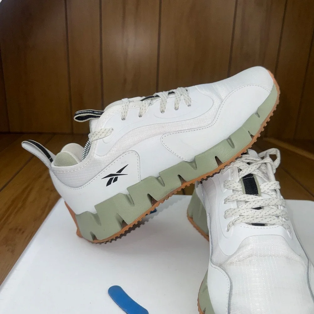 Reebok Zig Dynamica‎ 4 Adventure Womens White Sage Green Sneakers 8 100034130